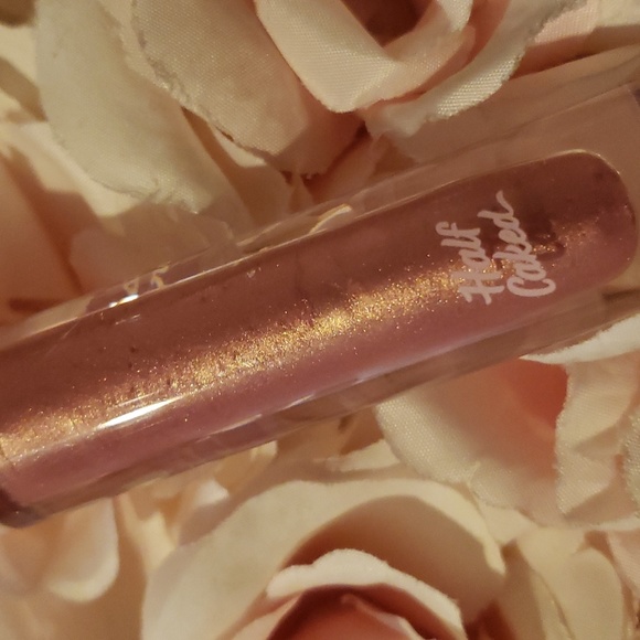 💙🌟🧚♀️RICH RICH Half Caked Instant Crush Lipgloss NWOBOX - Picture 4 of 4